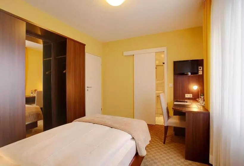 هتل Mercedes City