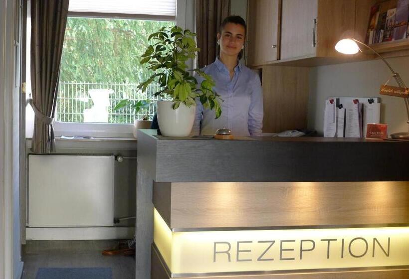 فندق Mercedes City