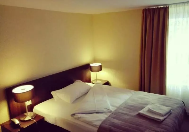 هتل Mercedes City