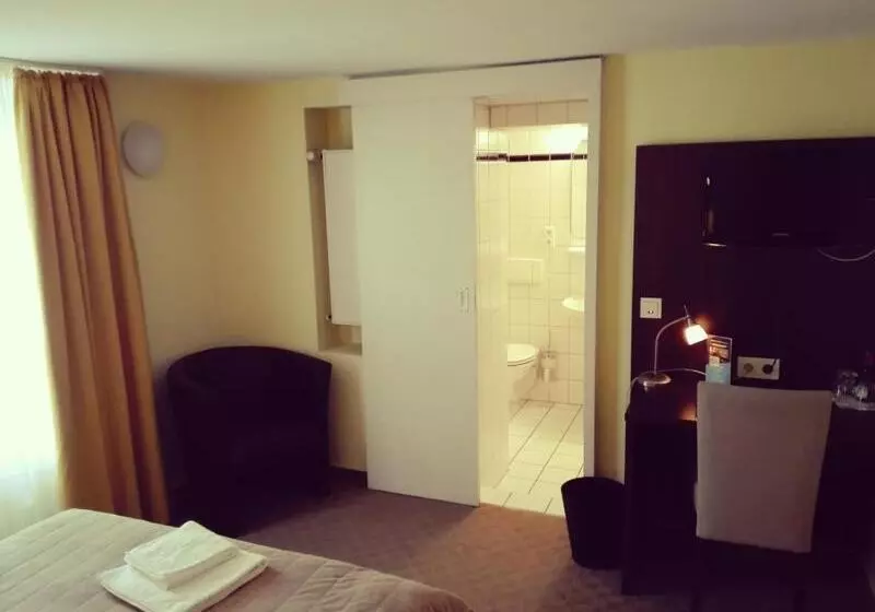 هتل Mercedes City