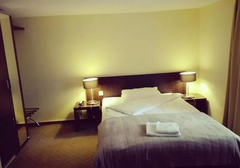 هتل Mercedes City