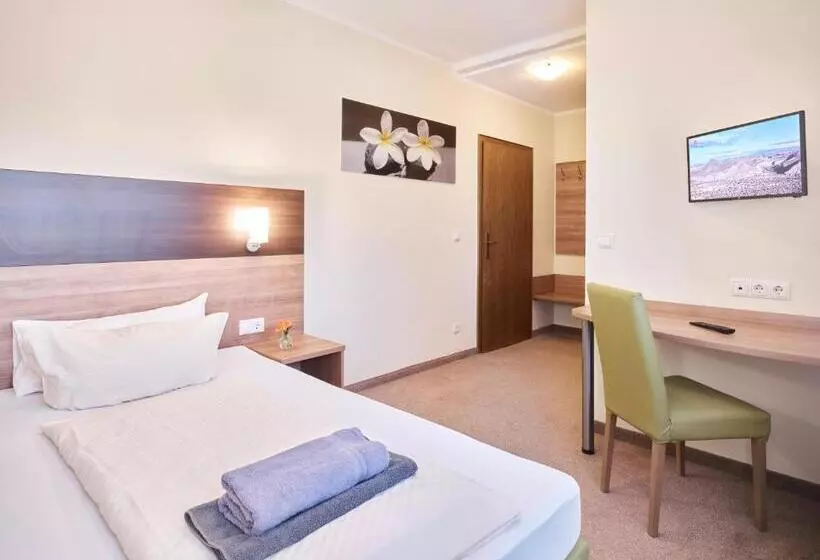 בית מלון כפרי Portofino