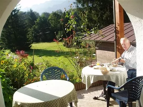 酒店 Ferienwohnungen Quellenhof