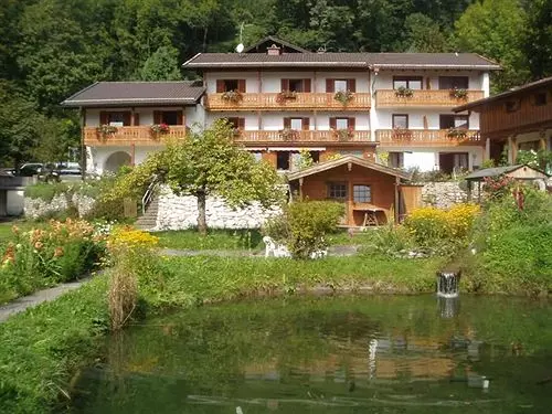 酒店 Ferienwohnungen Quellenhof