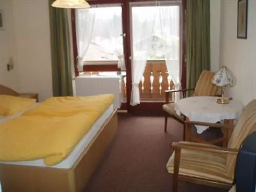 酒店 Ferienwohnungen Quellenhof