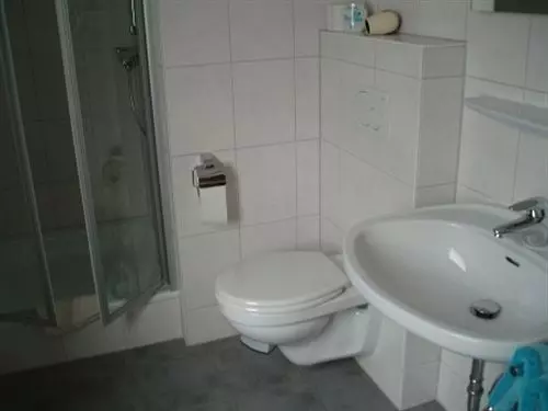 酒店 Ferienwohnungen Quellenhof