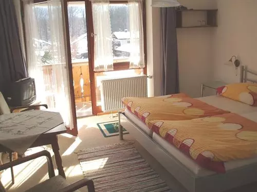 酒店 Ferienwohnungen Quellenhof