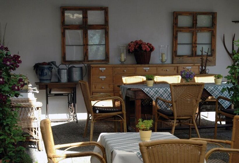 Pensão Landgasthof Lauterhausle