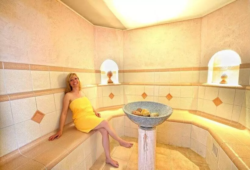 Wellnesshotel Rothfuss Mit Spa Und 2 Schwimmbädern