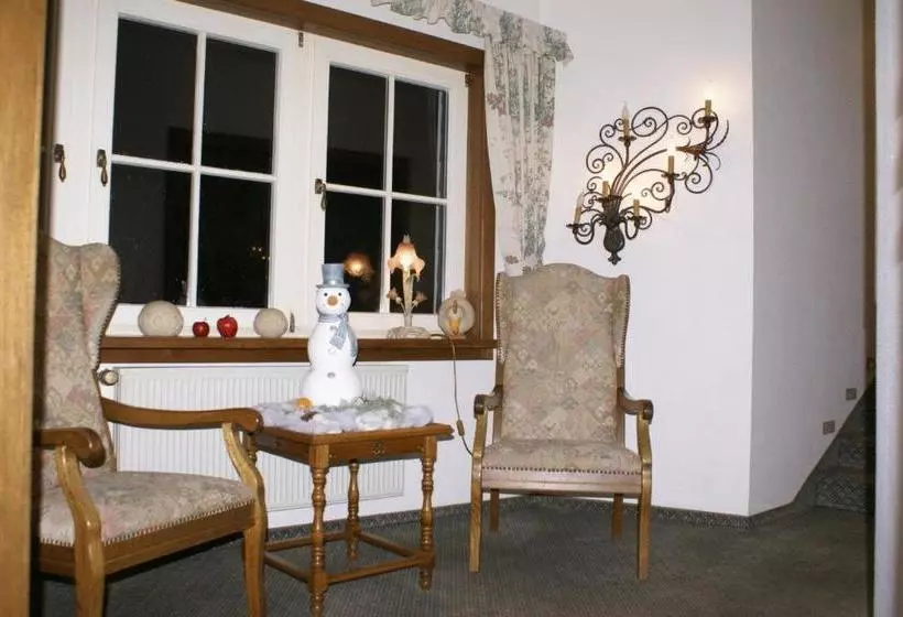 فندق Haus Hennche