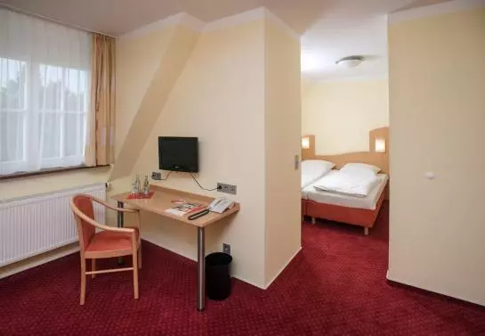 Отель Johanniter-