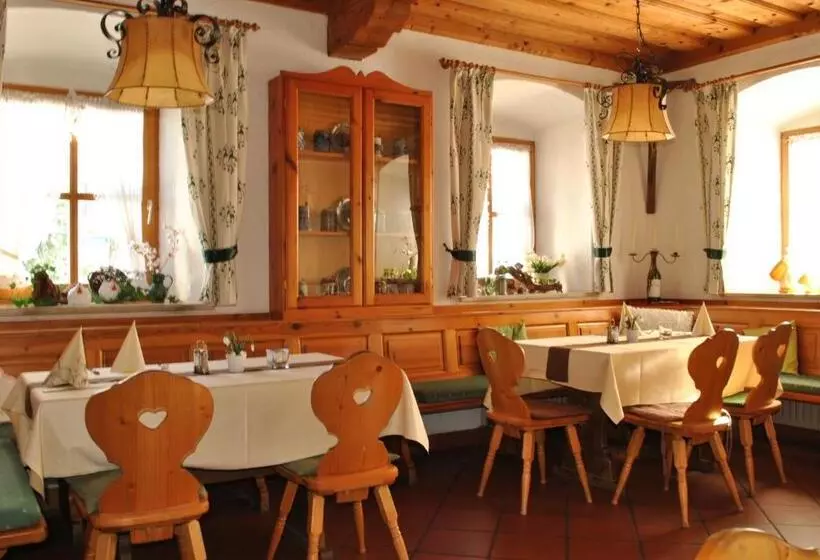 Отель Landgasthof Goldener Pflug