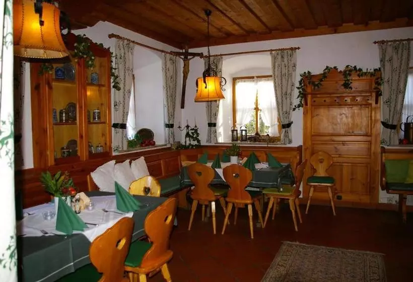 Отель Landgasthof Goldener Pflug