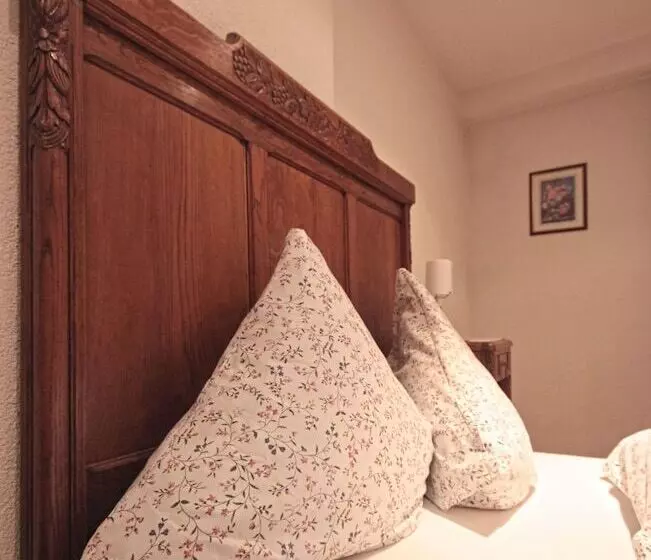 هتل Zum Schwan Weilerswist