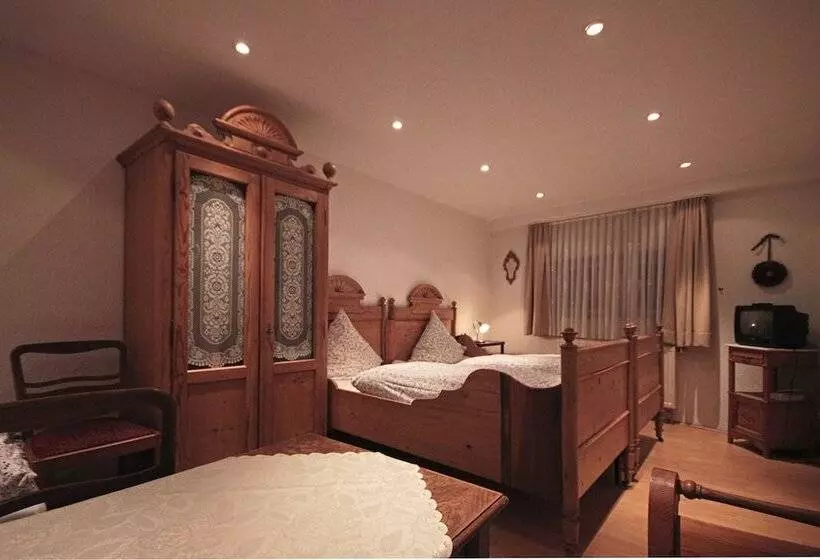 هتل Zum Schwan Weilerswist