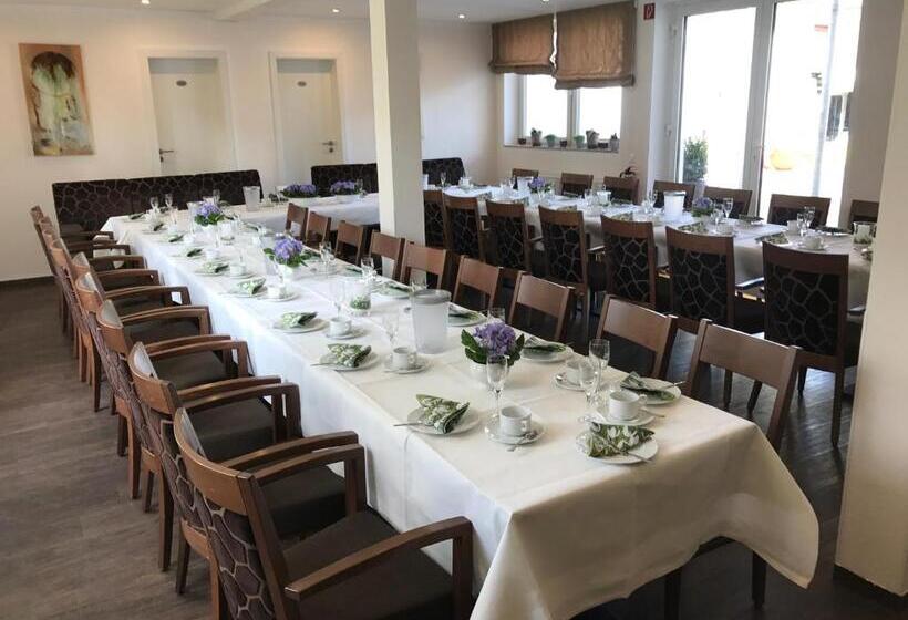 膳宿费 Schlossstuben