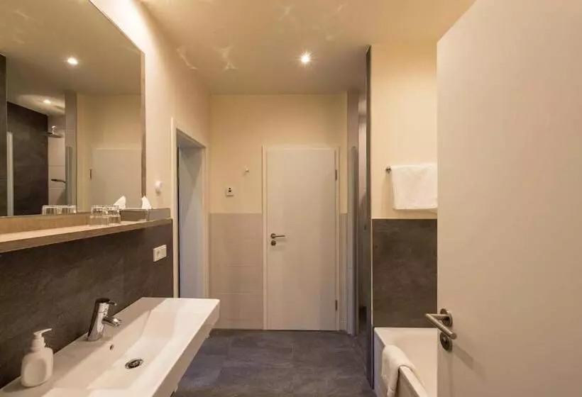 ホテル Deutschherrenhof