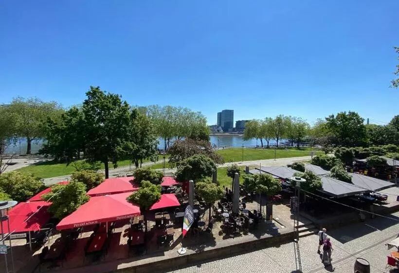 ホテル Drei Kronen