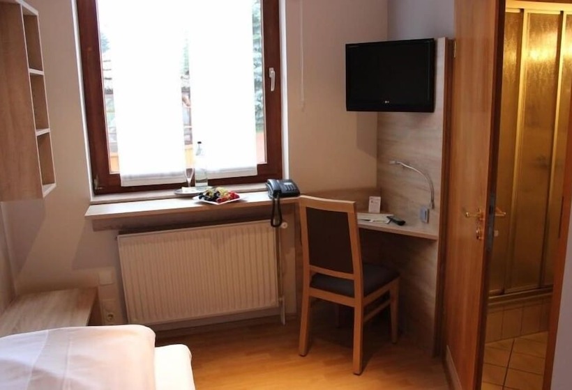 Отель Dreimädelhaus