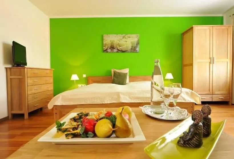 Отель Dreimädelhaus