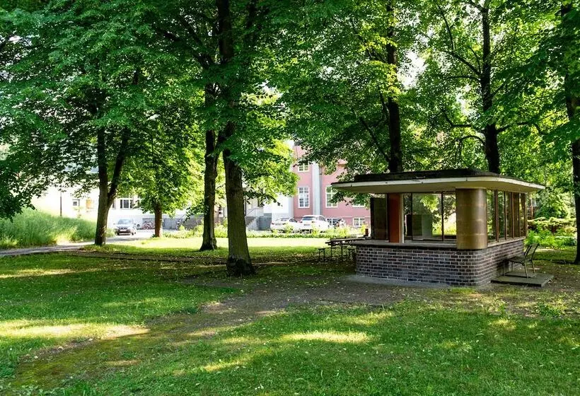 Отель Haus Des Volkes  Das Bauhaus