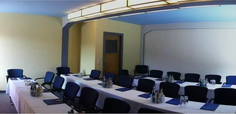 Отель Haus Des Volkes  Das Bauhaus