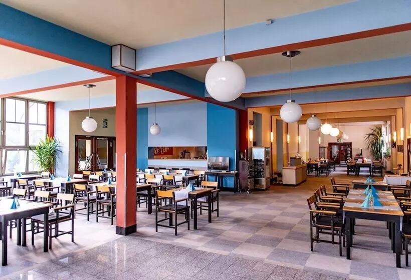 Отель Haus Des Volkes  Das Bauhaus