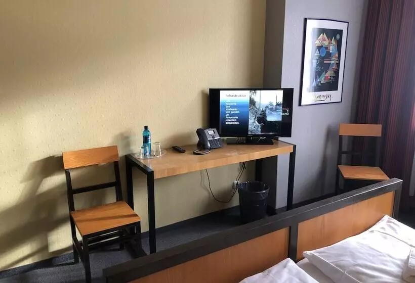 Отель Haus Des Volkes  Das Bauhaus