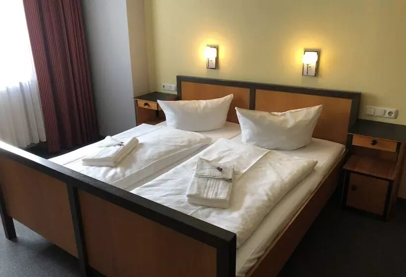 Отель Haus Des Volkes  Das Bauhaus