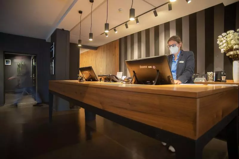 בית מלון כפרי &repeat Köln Airport