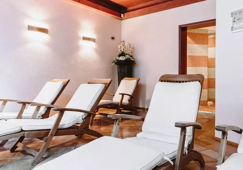 בית מלון כפרי &repeat Köln Airport