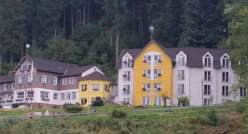 ホテル Waldhaus Lauenhain