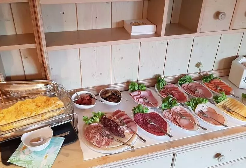 ホテル Waldhaus Lauenhain