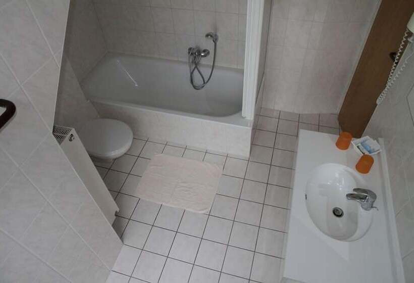 Отель Waldhaus Lauenhain