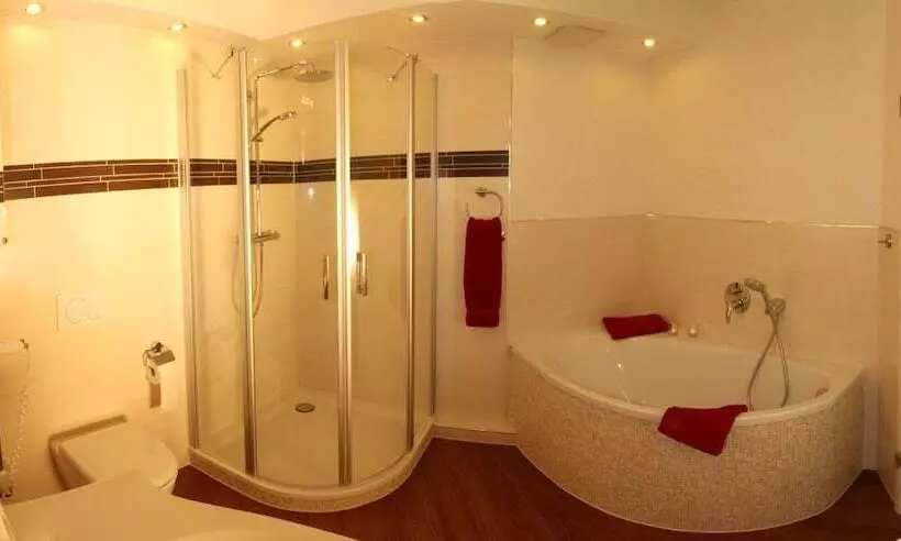 ホテル Waldhaus Lauenhain