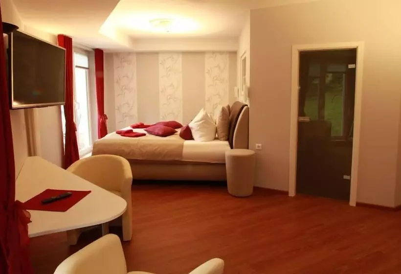 ホテル Waldhaus Lauenhain