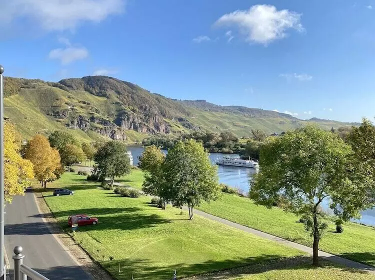 ホテル Zur Traube