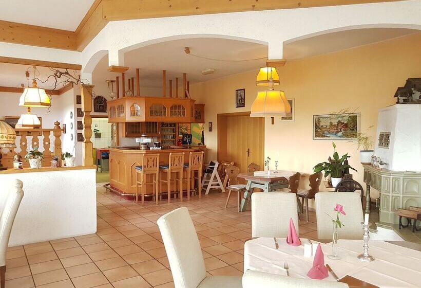 Landhotel Burgenblick Garni & Tagungs