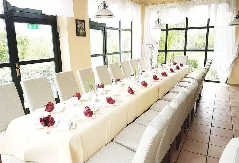 Landhotel Burgenblick Garni & Tagungs