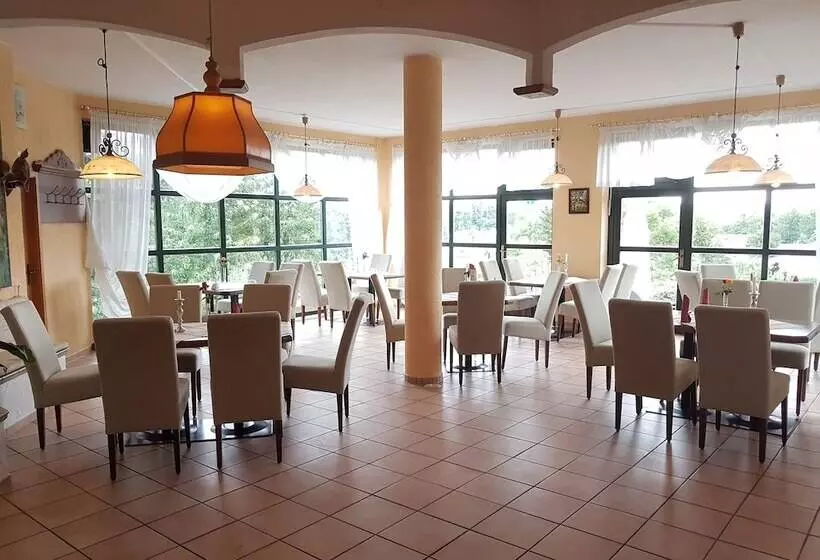 Landhotel Burgenblick Garni & Tagungs