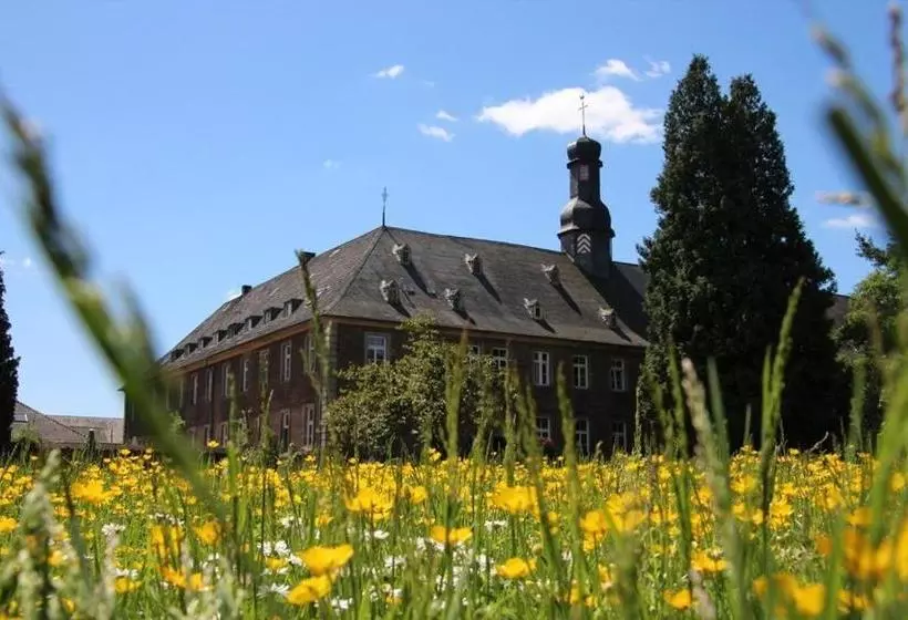 住所 Nikolauskloster