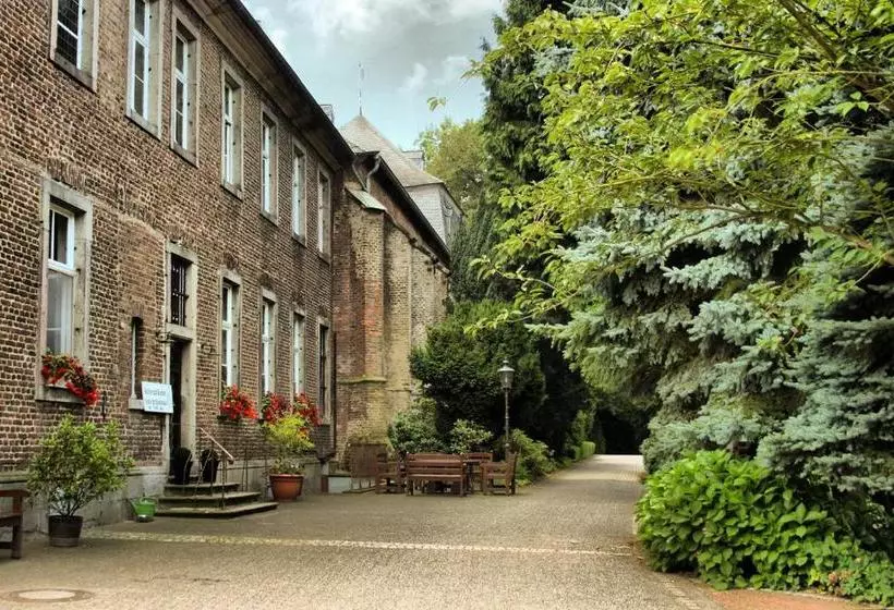 住所 Nikolauskloster