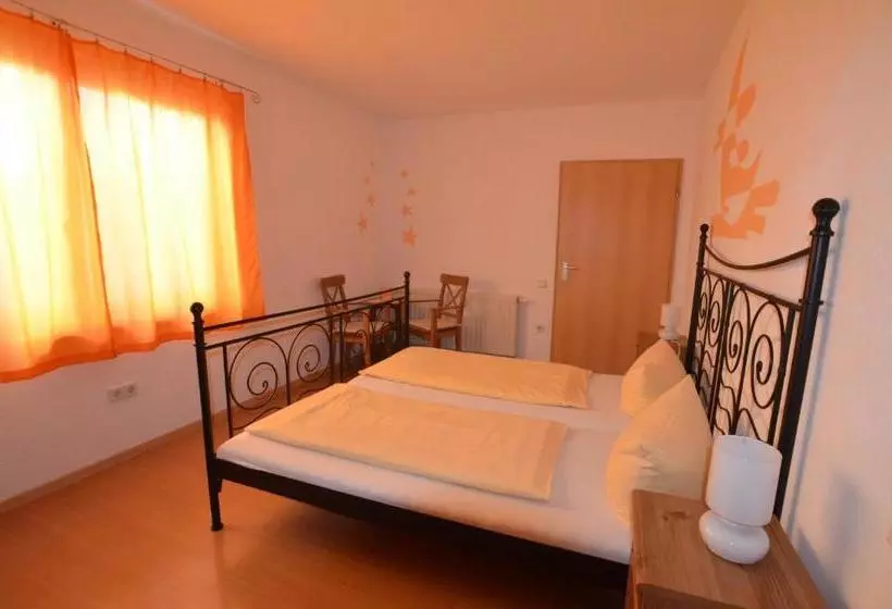 민박 Pension Mezzaluna