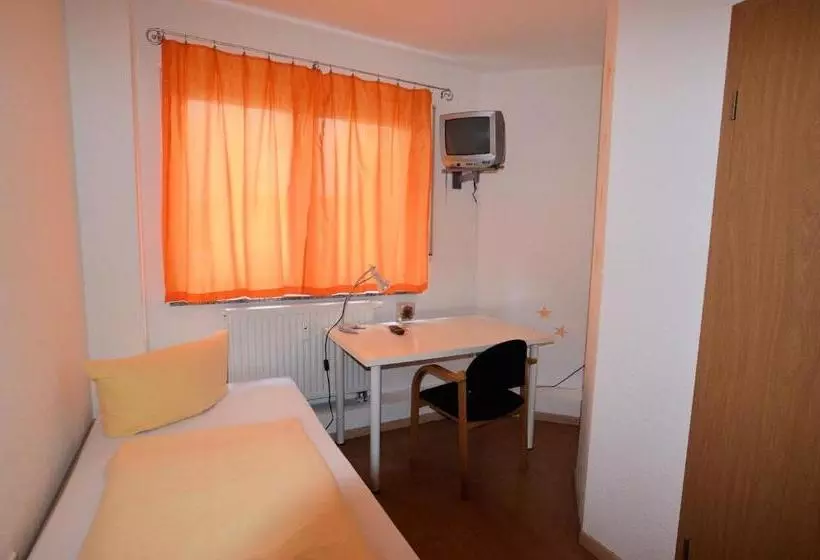 민박 Pension Mezzaluna