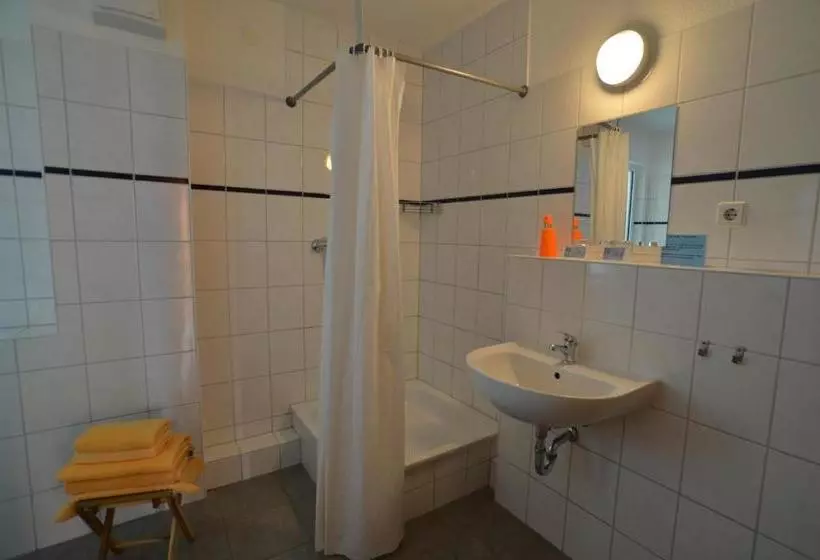 민박 Pension Mezzaluna