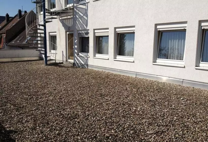 צימר Stadtcafé Pension