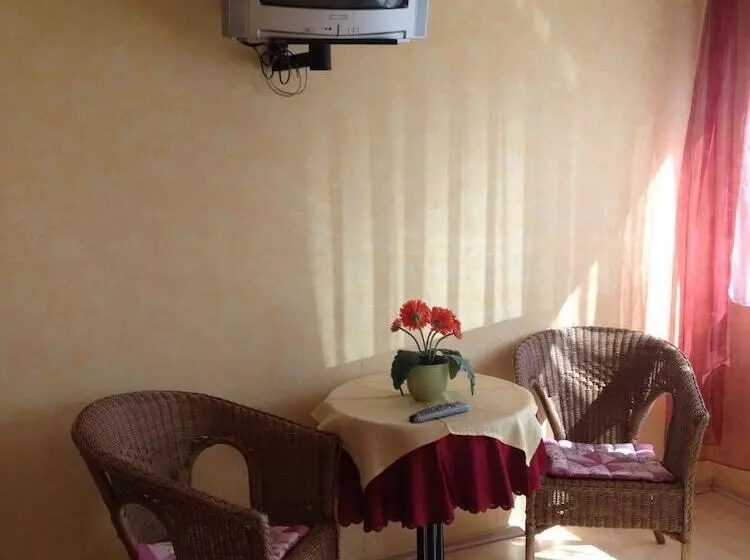 צימר Stadtcafé Pension