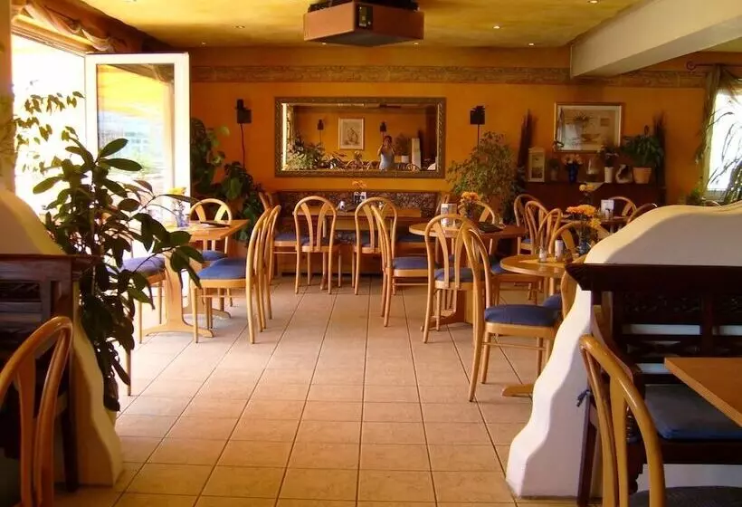 צימר Stadtcafé Pension