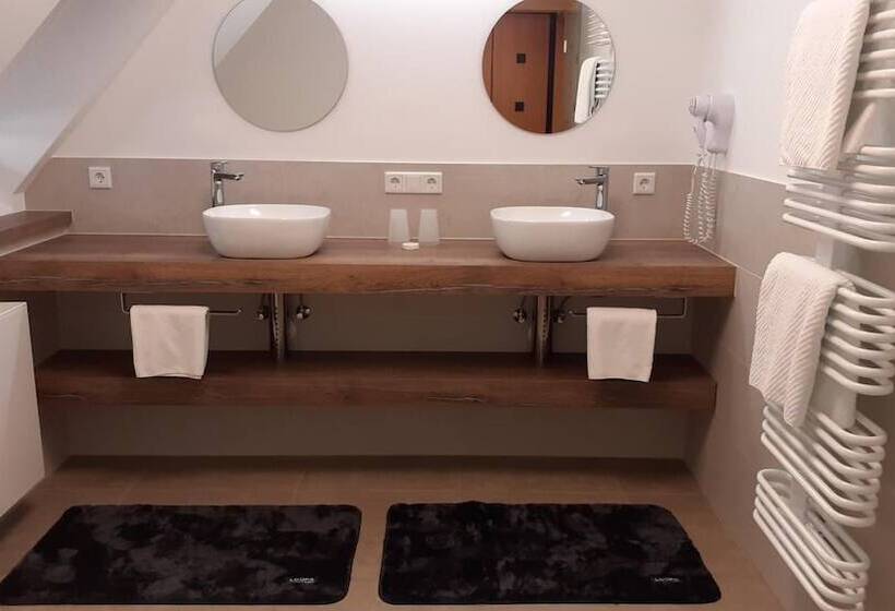 Отель Am Schloss