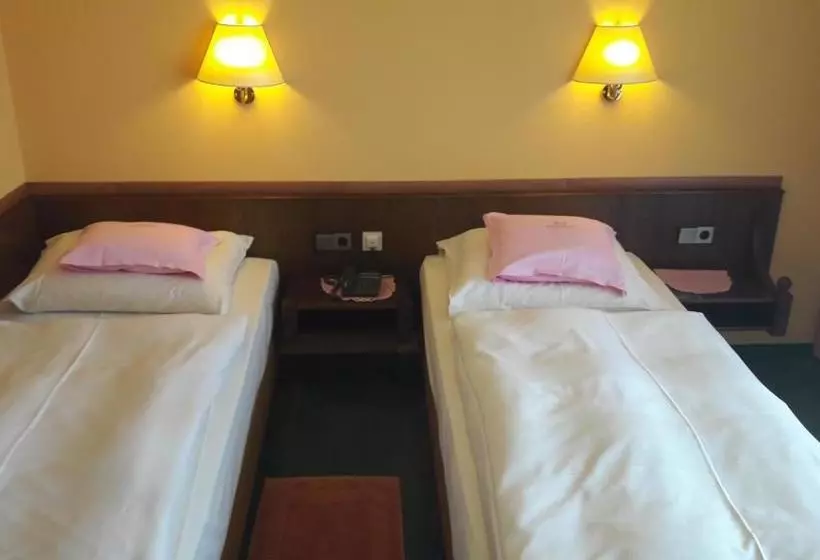 Отель Am Schoenbuchrand